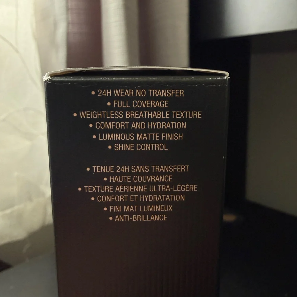 GUCCI 24 Hour Full Coverage Luminous Matte Finish Foundation Shade 132W